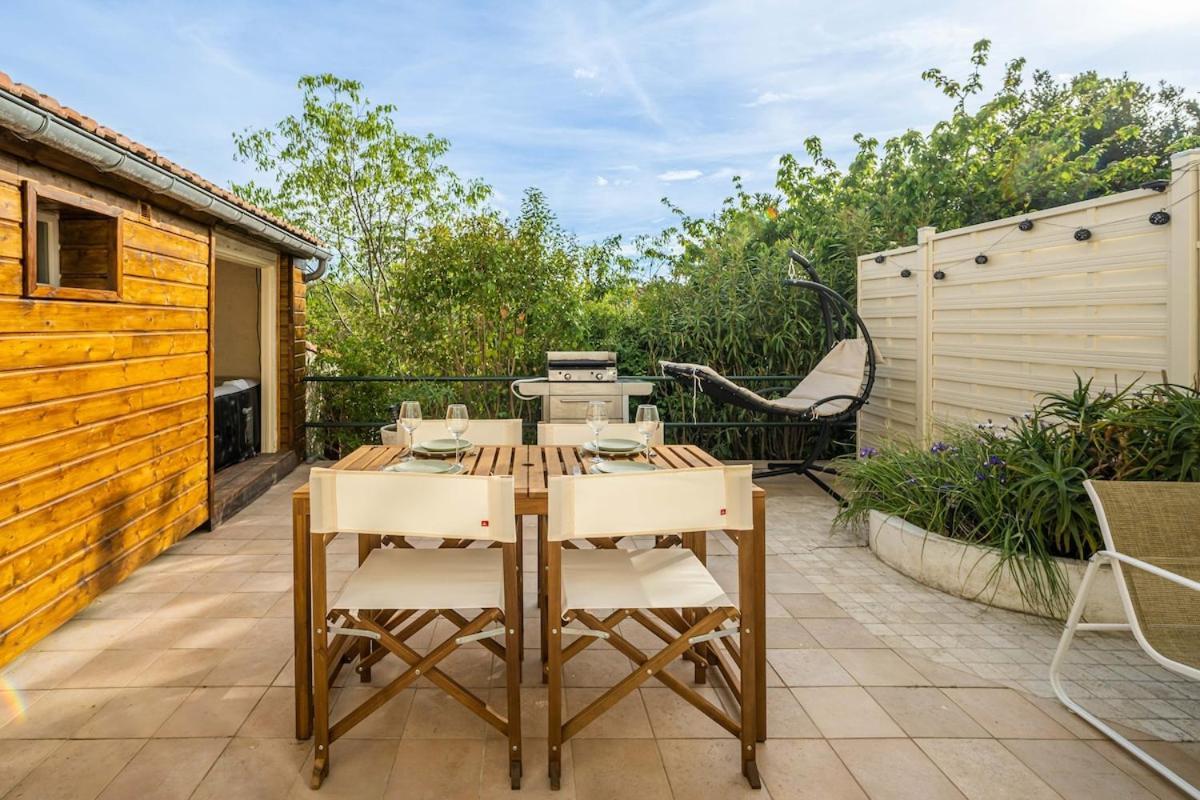Ferienwohnung La Citadelle ~ Jacuzzi ~ Terrasse Carcassonne Exterior foto