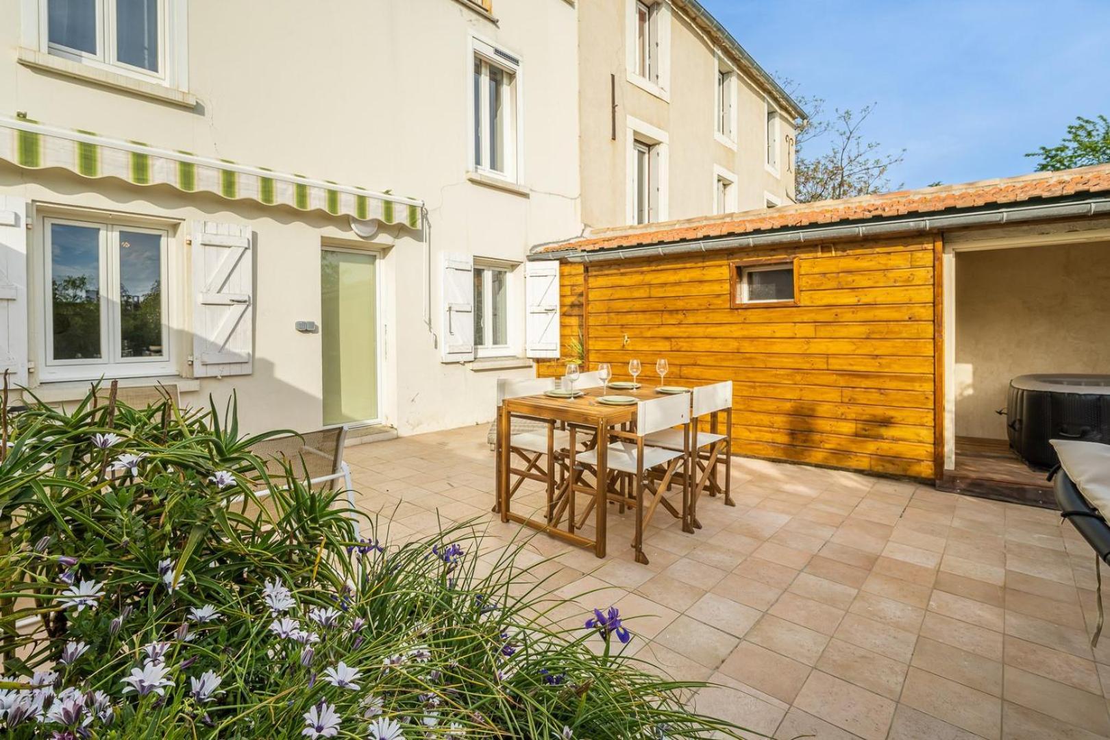 Ferienwohnung La Citadelle ~ Jacuzzi ~ Terrasse Carcassonne Exterior foto